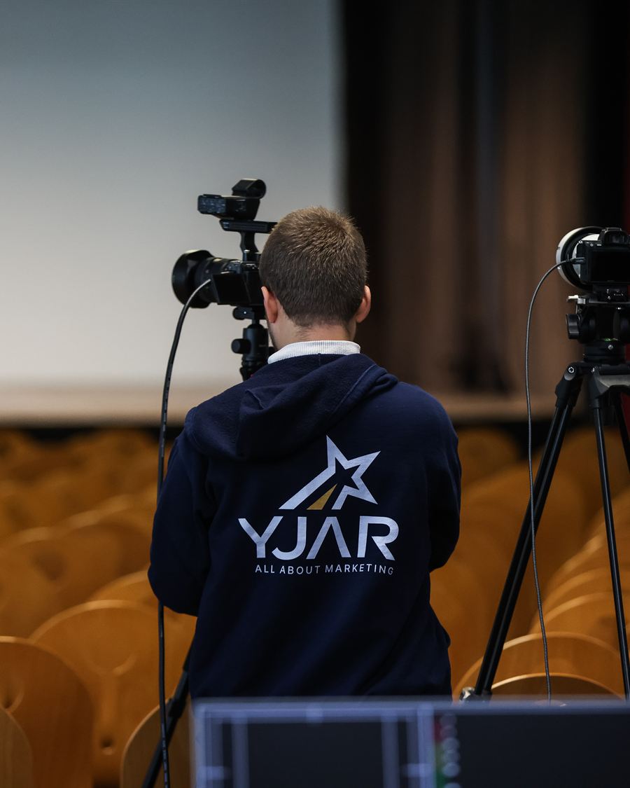 Hinter der Kamera bei einer Medienproduktion